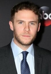 Iain De Caestecker